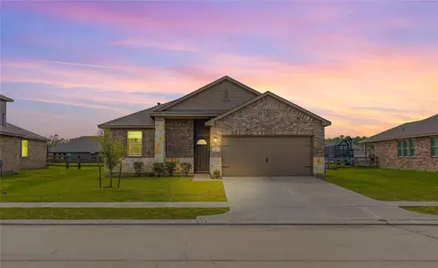 213 Kickapoo Dr, Anahuac, TX 77514 photo 1
