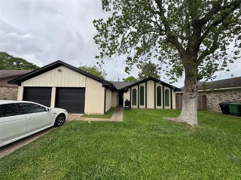 9743 Santa Monica Blvd, Houston, TX 77089