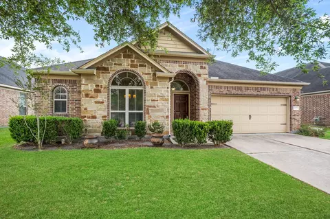 2827 Intrepid Trl, Rosenberg, TX 77471