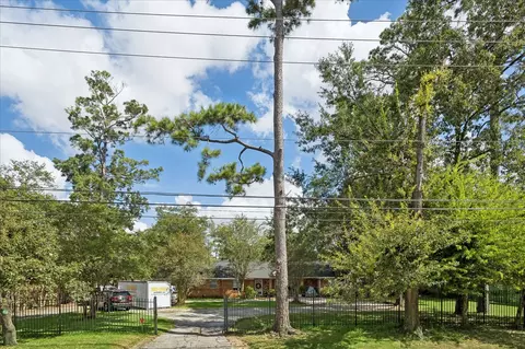 9330 Memorial Dr, Houston, TX 77024