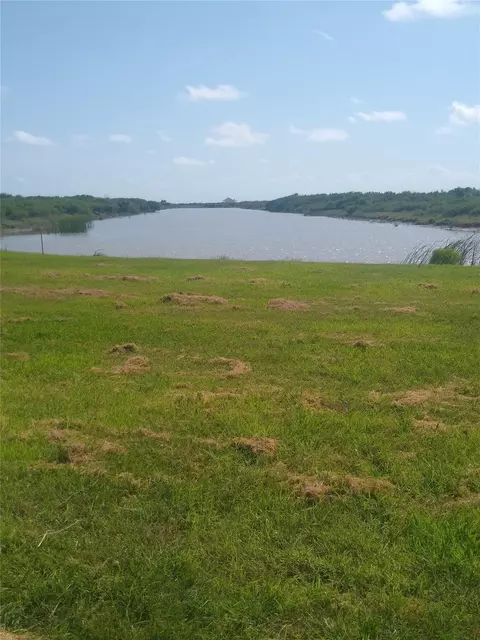 2972 Palacios Bay Dr, Palacios, TX 77465