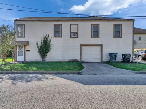 5019 Avenue M 12, Galveston, TX 77551