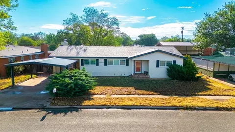1106 N Avenue F, Denver City, TX 79323