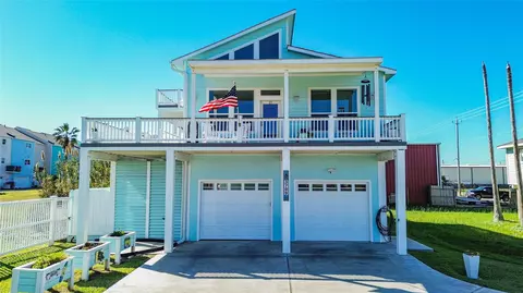 3709 Rice St, Galveston, TX 77554