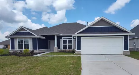 3 Gemstone Ct, Angleton, TX 77515 photo 1