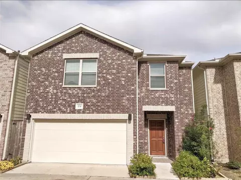 3730 Main Poplar Dr, Houston, TX 77025