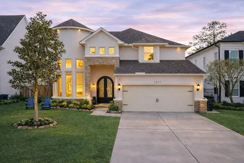 1835 Hewitt Dr, Houston, TX 77018