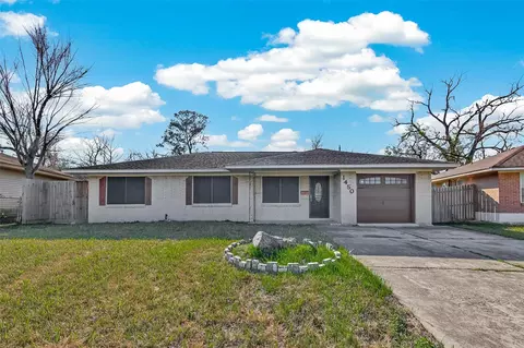 1450 Maryknoll Dr, Houston, TX 77015