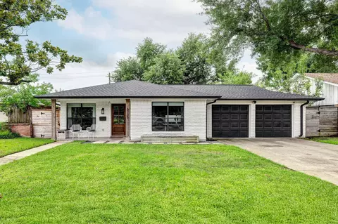 6735 Grovewood Ln, Houston, TX 77008