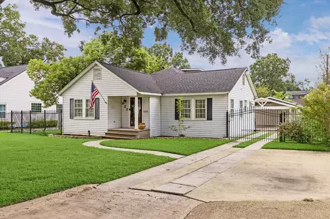 327 W 31st St, Houston, TX 77018