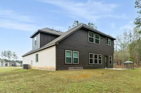 Exterior - 16680 Rockwall St, Conroe, TX 77303 photo 5 of 6