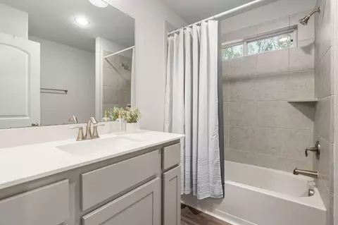 Bath - 16680 Rockwall St, Conroe, TX 77303 photo 3 of 3