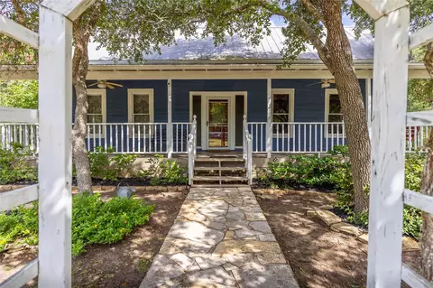 4421 Rehburg Rd, Burton, TX 77835