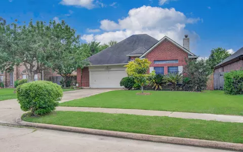 13607 Sable Ln, Houston, TX 77014