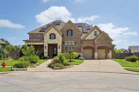 2211 Indigo Pass Ct, Friendswood, TX 77546