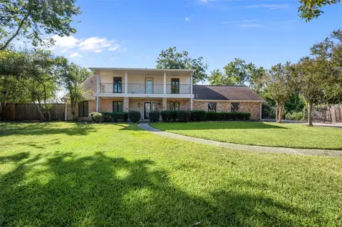 4702 Bayou Vista Dr, Houston, TX 77091
