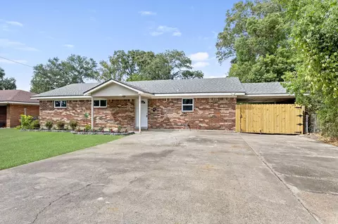 860 Bingman Dr, Beaumont, TX 77705