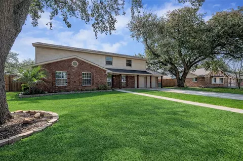 5007 Inverness Dr, Baytown, TX 77521