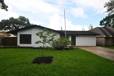 2431 Bayou Dr, League City, TX 77573