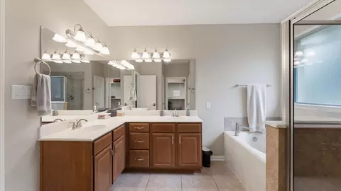 Bath - 754 Forest Lane Dr, Conroe, TX 77302 photo 1 of 3