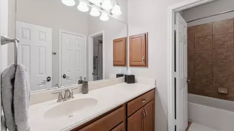 Bath - 754 Forest Lane Dr, Conroe, TX 77302 photo 2 of 3