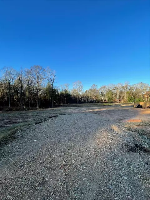 11369 Annie Creek Dr, Willis, TX 77378