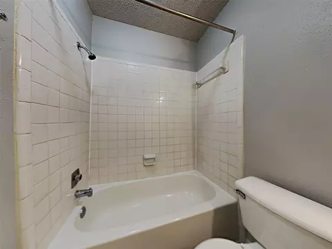 Bath - 23926 Spring Day Ln, Spring, TX 77373 photo 1 of 3