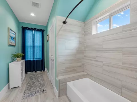 Bath - 55 Red Harper Dr, Spring, TX 77389 photo 5 of 5