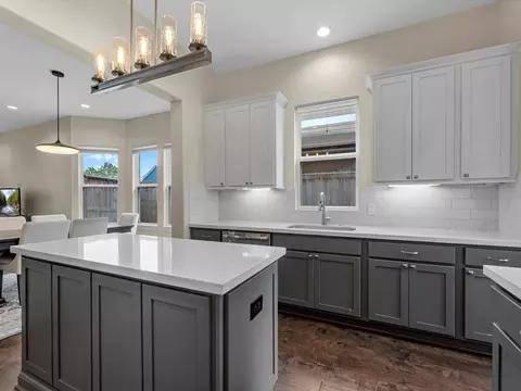 Kitchen - 55 Red Harper Dr, Spring, TX 77389 photo 3 of 4