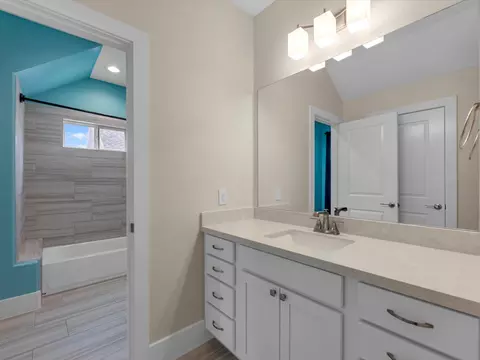 Bath - 55 Red Harper Dr, Spring, TX 77389 photo 4 of 5