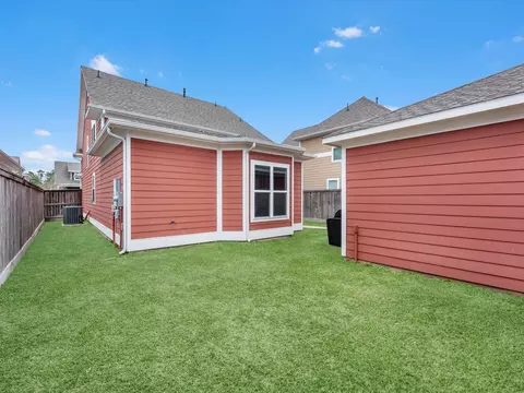 Exterior - 55 Red Harper Dr, Spring, TX 77389 photo 5 of 7