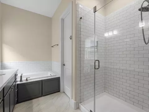 Bath - 55 Red Harper Dr, Spring, TX 77389 photo 2 of 5