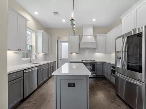 Kitchen - 55 Red Harper Dr, Spring, TX 77389 photo 1 of 4