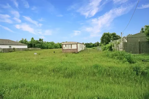 125 County Road 3552, Cleveland, TX 77327