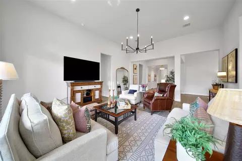Living - 17522 Shoebutton, Conroe, TX 77385 photo 3 of 4
