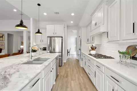 Kitchen - 17522 Shoebutton, Conroe, TX 77385 photo 3 of 4