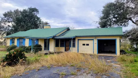 1105 Clipson Rd, Eagle Lake, TX 77434
