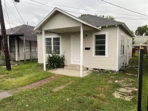 8213 Erath St, Houston, TX 77012