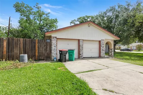 1304 Greenwood Dr, Baytown, TX 77520