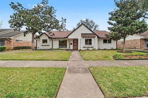 5814 Braesheather Dr, Houston, TX 77096