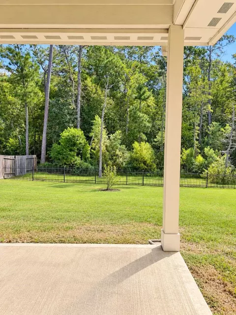 Exterior - 2027 Brookmont Dr, Conroe, TX 77301 photo 3 of 5