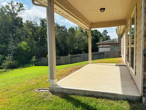 Exterior - 2027 Brookmont Dr, Conroe, TX 77301 photo 4 of 5