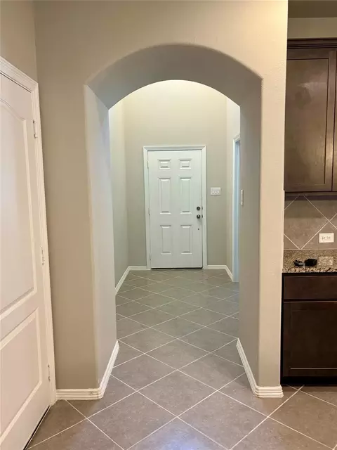 Entry Way - 2027 Brookmont Dr, Conroe, TX 77301 photo 2 of 3