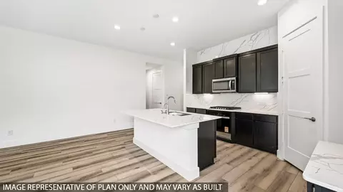 Kitchen - 428 Springfield Terrace Dr, Conroe, TX 77304 photo 2 of 2