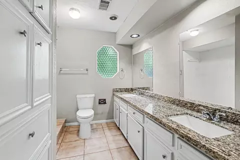 Bath - 2 Queens Ct, Conroe, TX 77304 photo 2 of 2