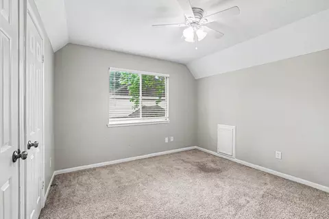 Bedroom - 2 Queens Ct, Conroe, TX 77304 photo 3 of 4