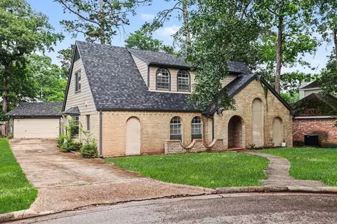 Exterior - 2 Queens Ct, Conroe, TX 77304 photo 2 of 4