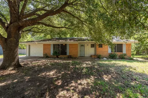504 Redbud St, Caldwell, TX 77836