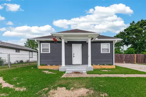 3007 Bonner St, La Porte, TX 77571
