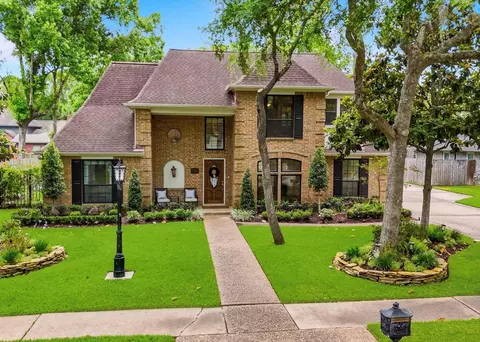 1206 Verdun Ln, Friendswood, TX 77546